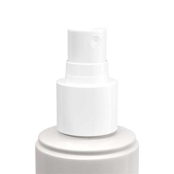 Hydro Boost Hydrating Makeup Setting Spray with Hyaluronic Acid, 3.4 oz - Picture 4 of 8